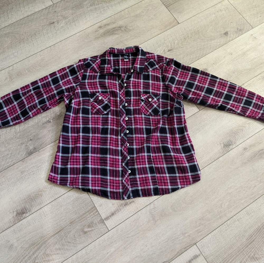 Women’s Black Red Plaid Long Sleeves Button Down Top Sz 2X Cabincore Grunge Fall
